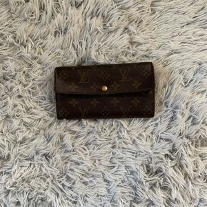 LOUIS VUITTON SARAH WALLET 100% AUTHENTIC